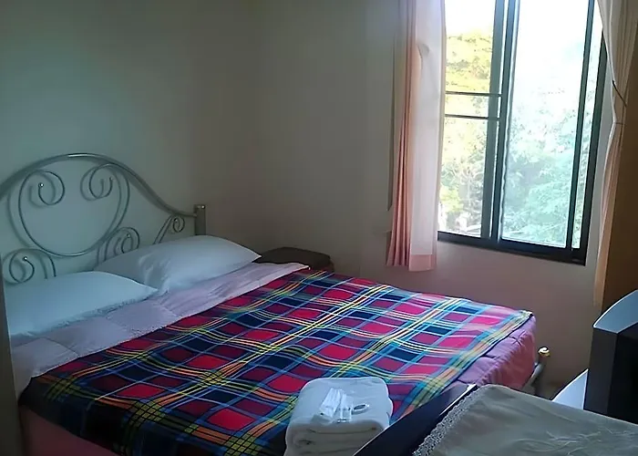 Phurahong Homestay *